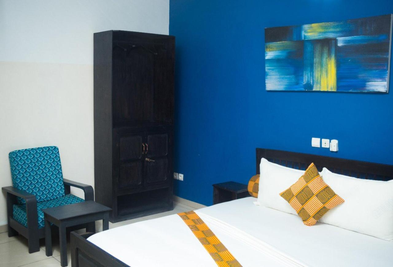 Hotel Seaside Ломе Экстерьер фото