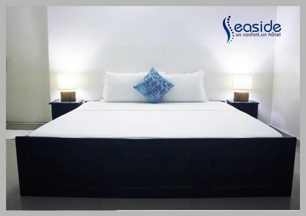 Hotel Seaside Ломе Экстерьер фото