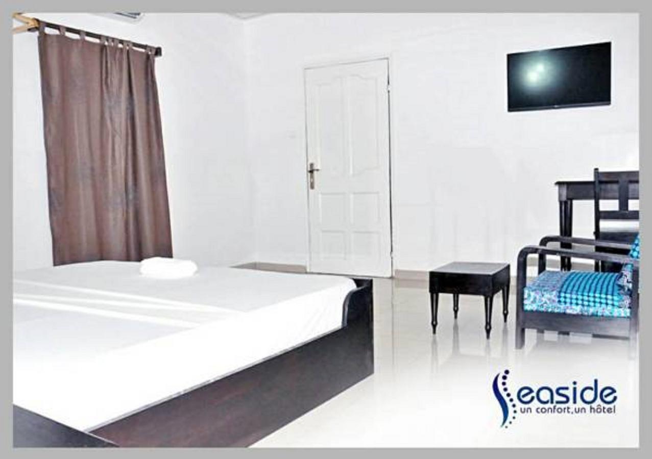 Hotel Seaside Ломе Экстерьер фото