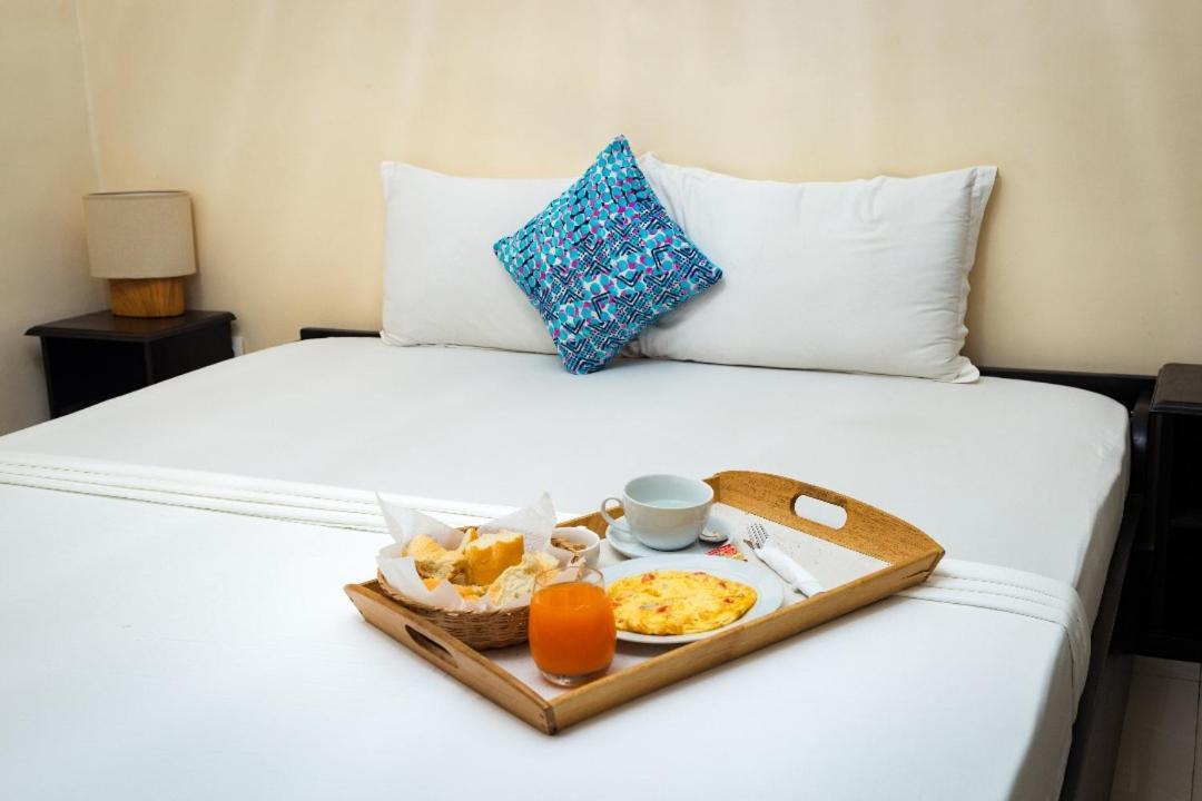 Hotel Seaside Ломе Экстерьер фото